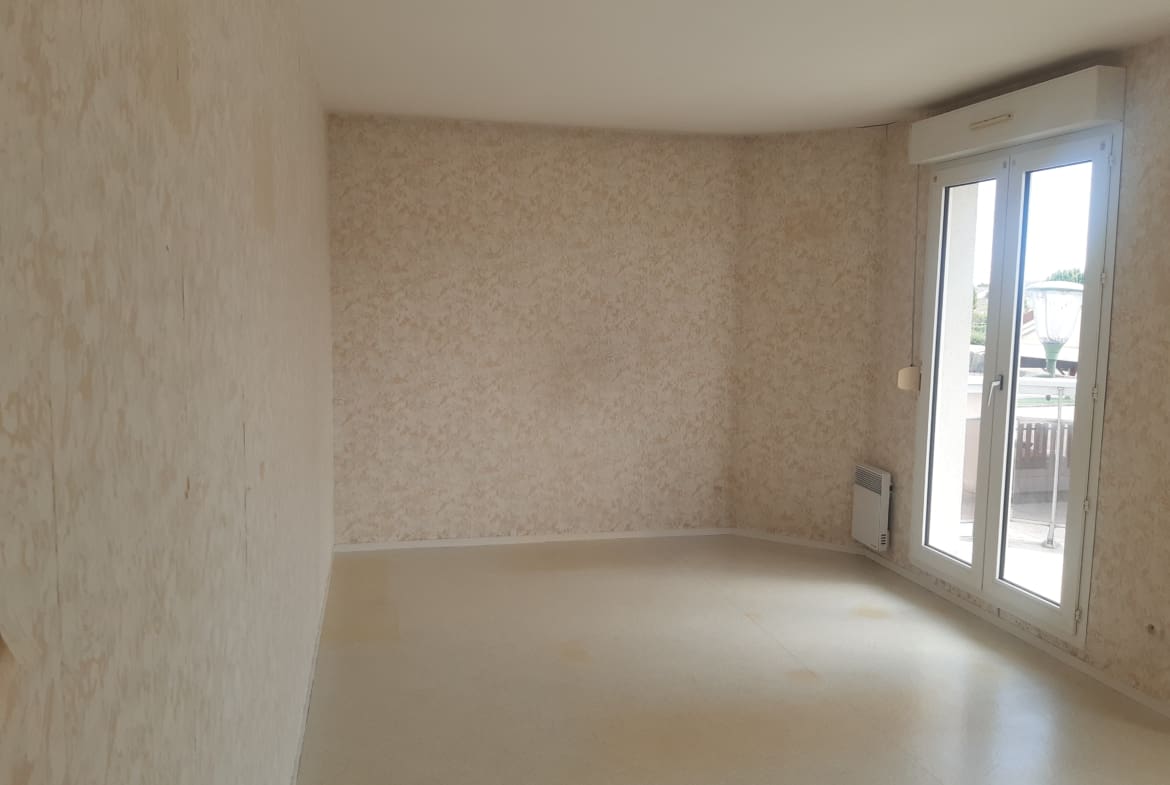 Photo 3 salle de séjour T2 • Quartier Marie de Bourgogne