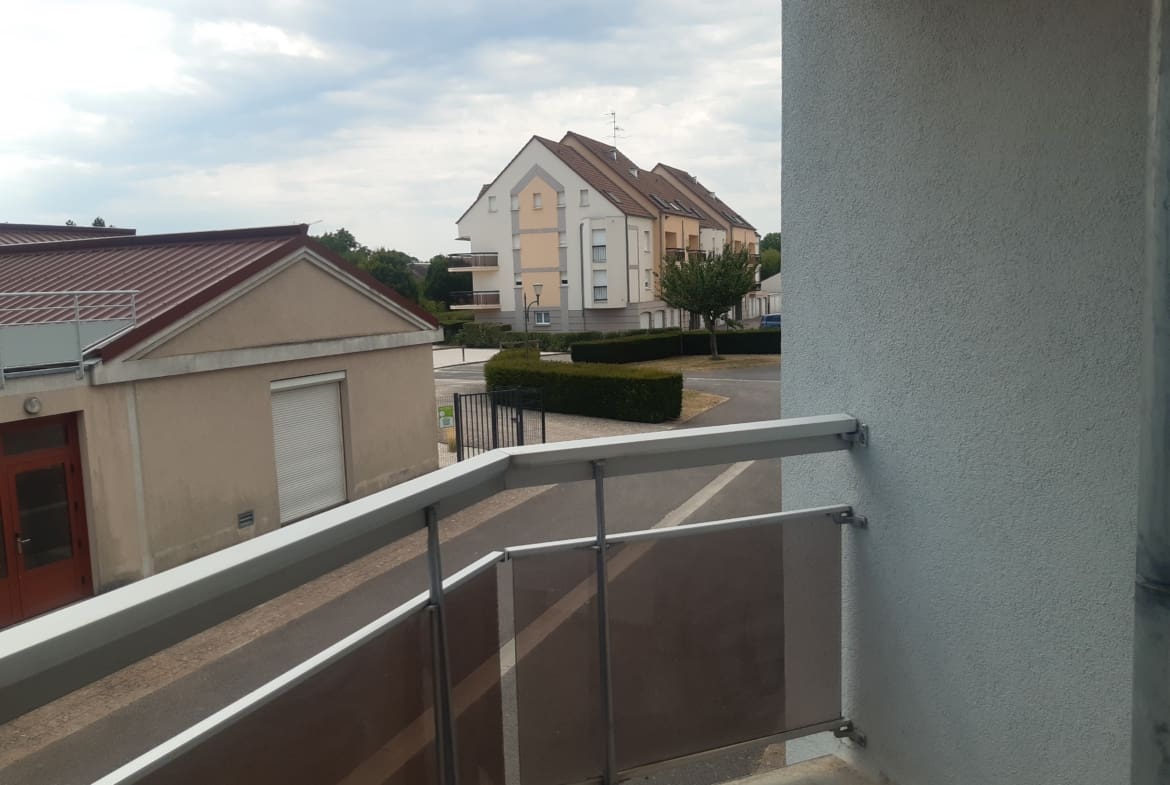 Photo 2 vue balcon T2 • Quartier Marie de Bourgogne
