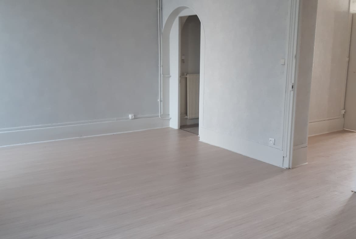 Photo 5 salle de séjour T4. Rue d'Auxonne - Dijon