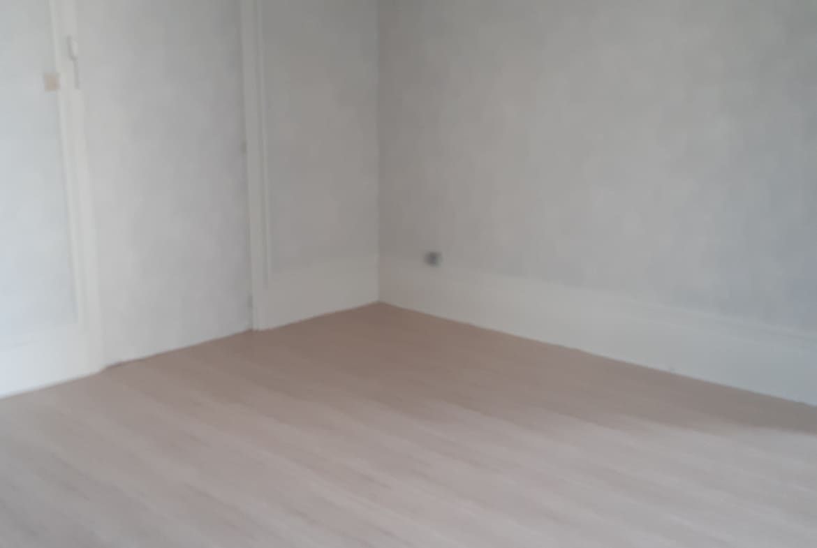 Photo 3 chambre 2 T4. Rue d'Auxonne - Dijon