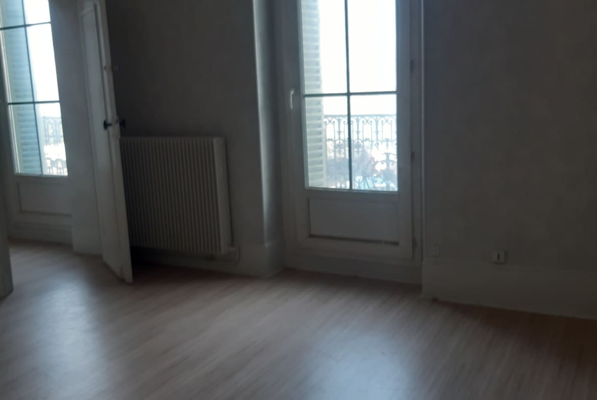 Photo 2 chambre 2 T4. Rue d'Auxonne - Dijon