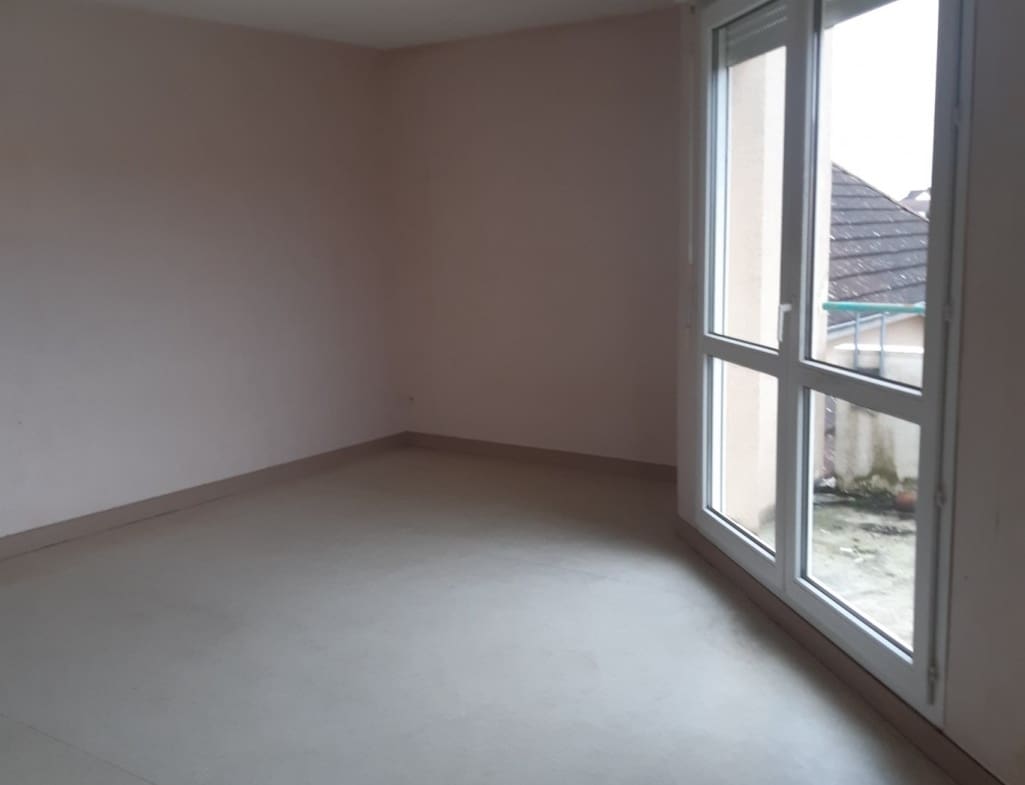 Photo 2 salle de séjour T2. Résidence Liberté Chenôve Grands Crus