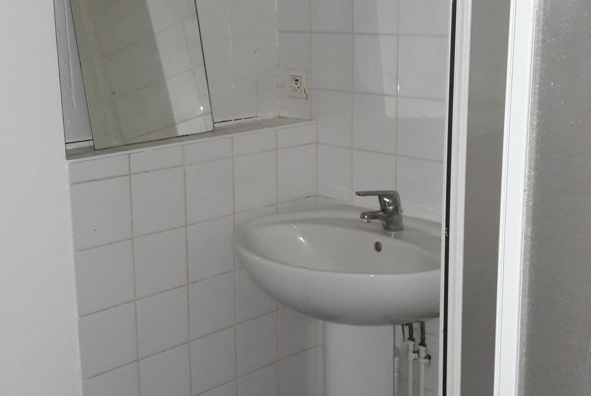 Photo salle de bain T2 • Rue d'Auxonne - Dijon