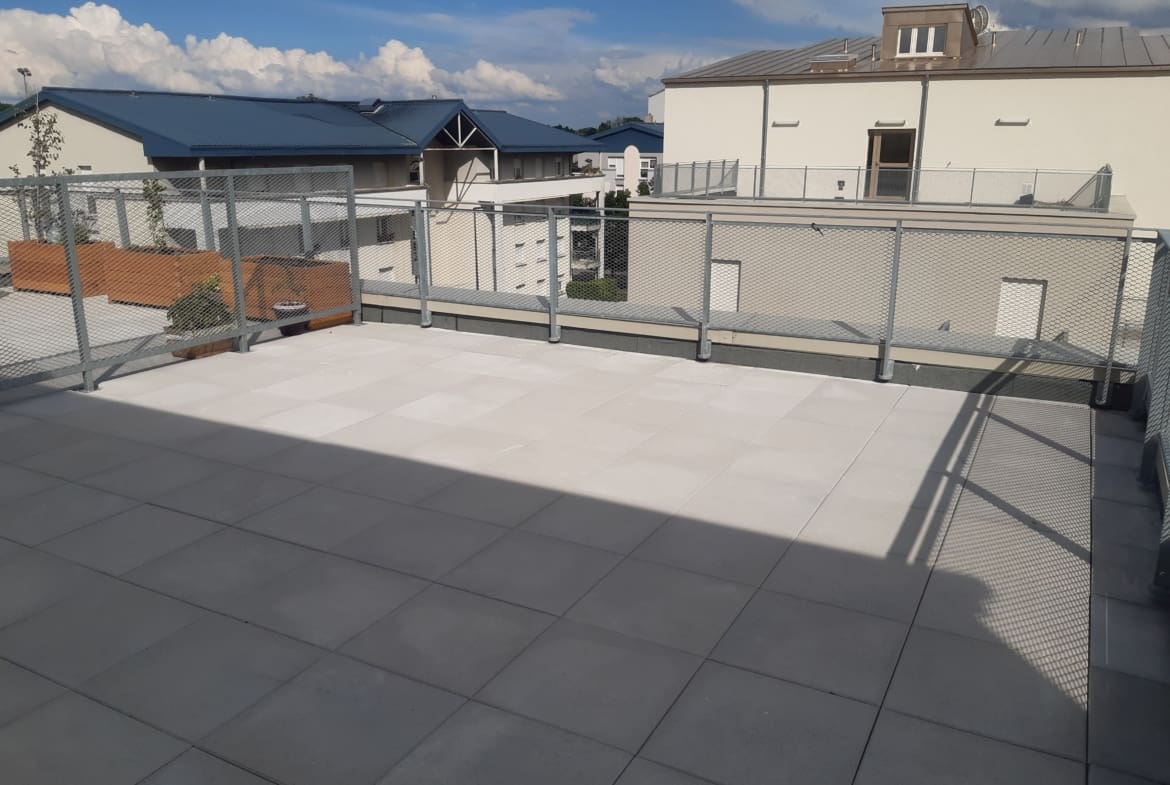 Photo 2 grand balcon dallée T3 • Rés. Canopia