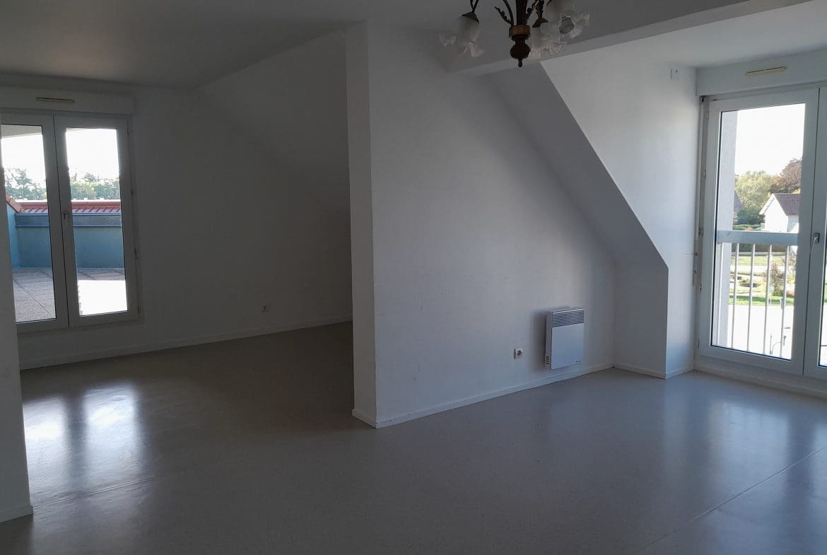 Photo 5 salle de séjour T4 • Quartier Marie de Bourgogne