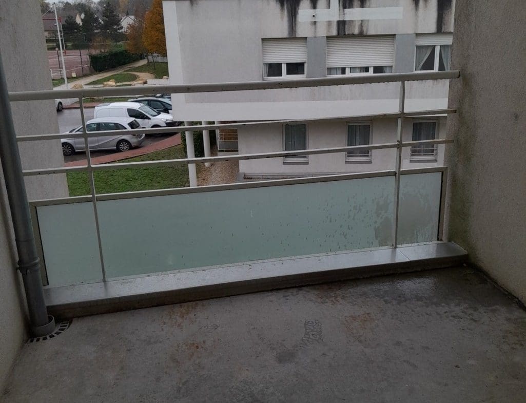 Photo balcon T3 • Lucien Hérard