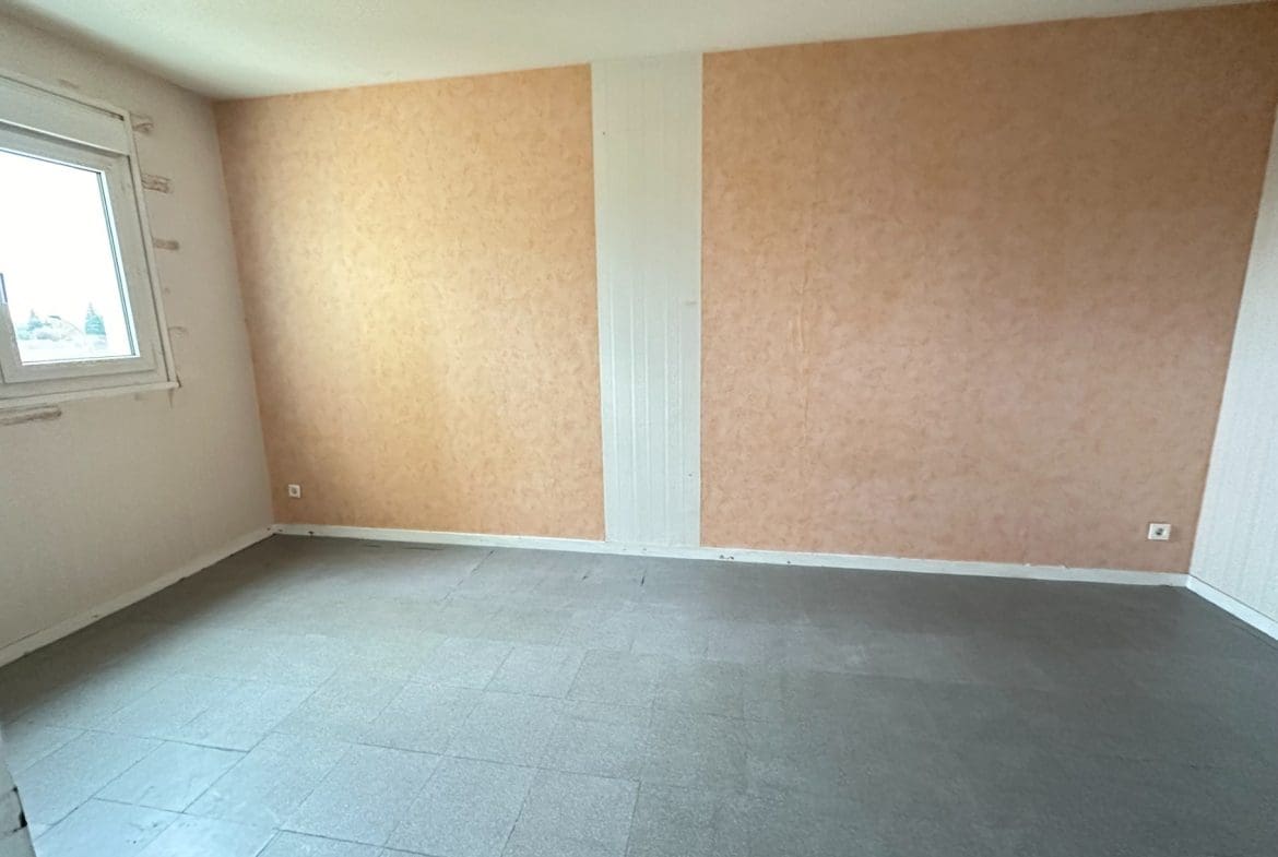 Photo 2 chambre T4 • Rosières Chevigny