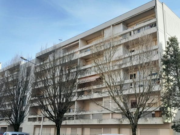 Photo bâtiment T2. VOLPIANO