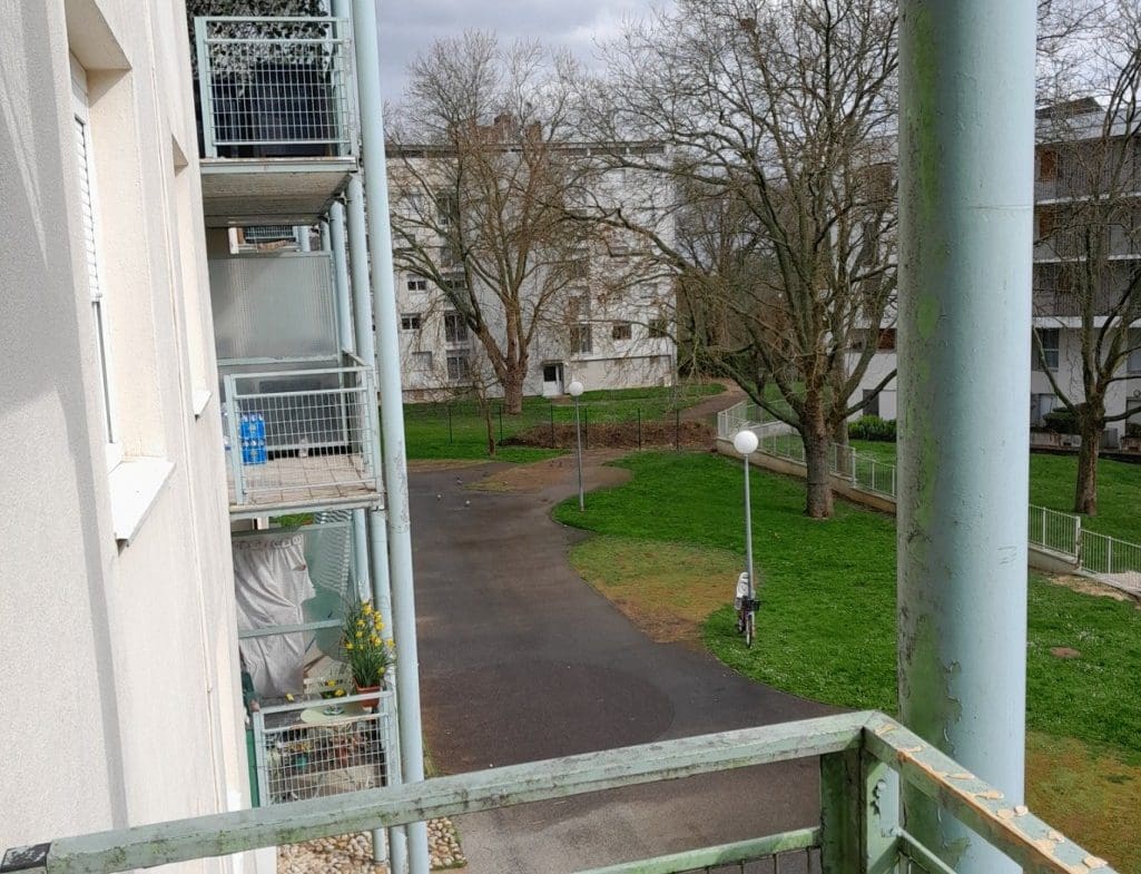Photo vue balcon T3 Nobel-Gresilles