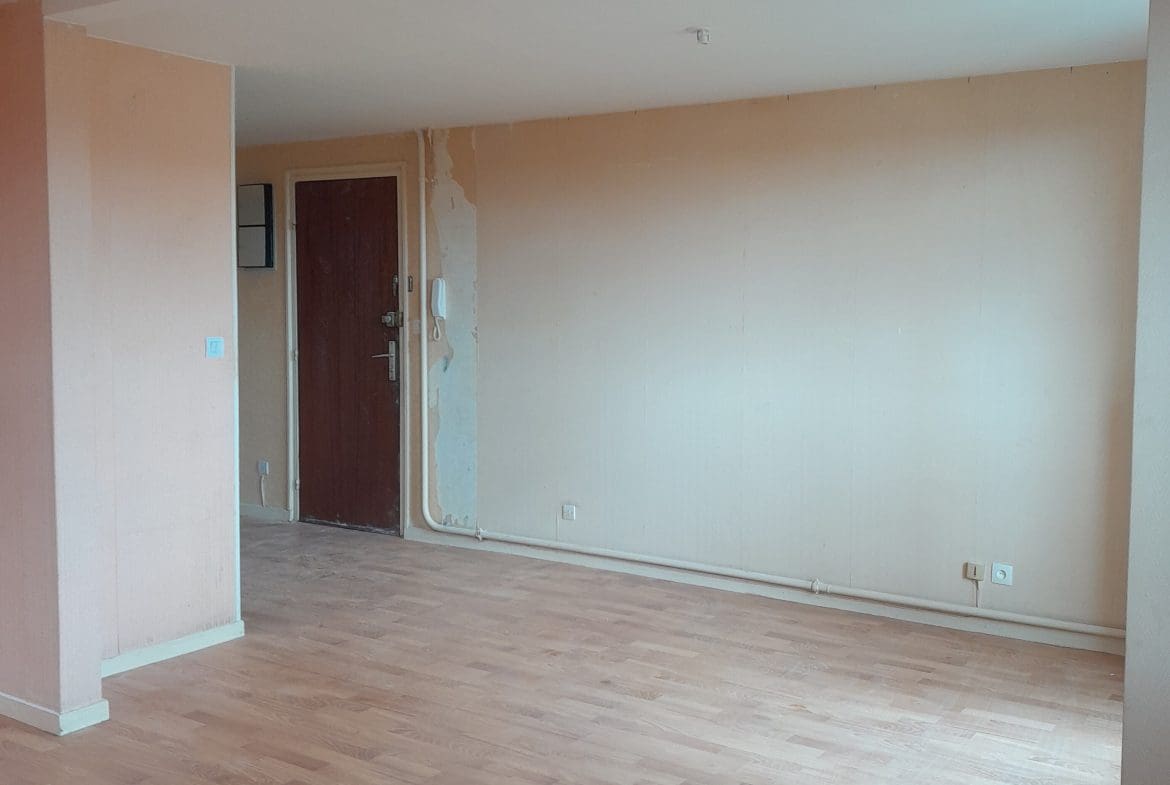 Photo 4 salle de séjour T4 • Rosières Chevigny