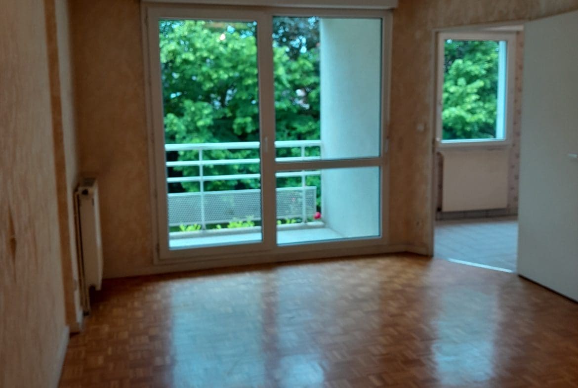 Photo 3 salle de séjour T2 • Lazare Carnot - Chevigny Saint Sauveur
