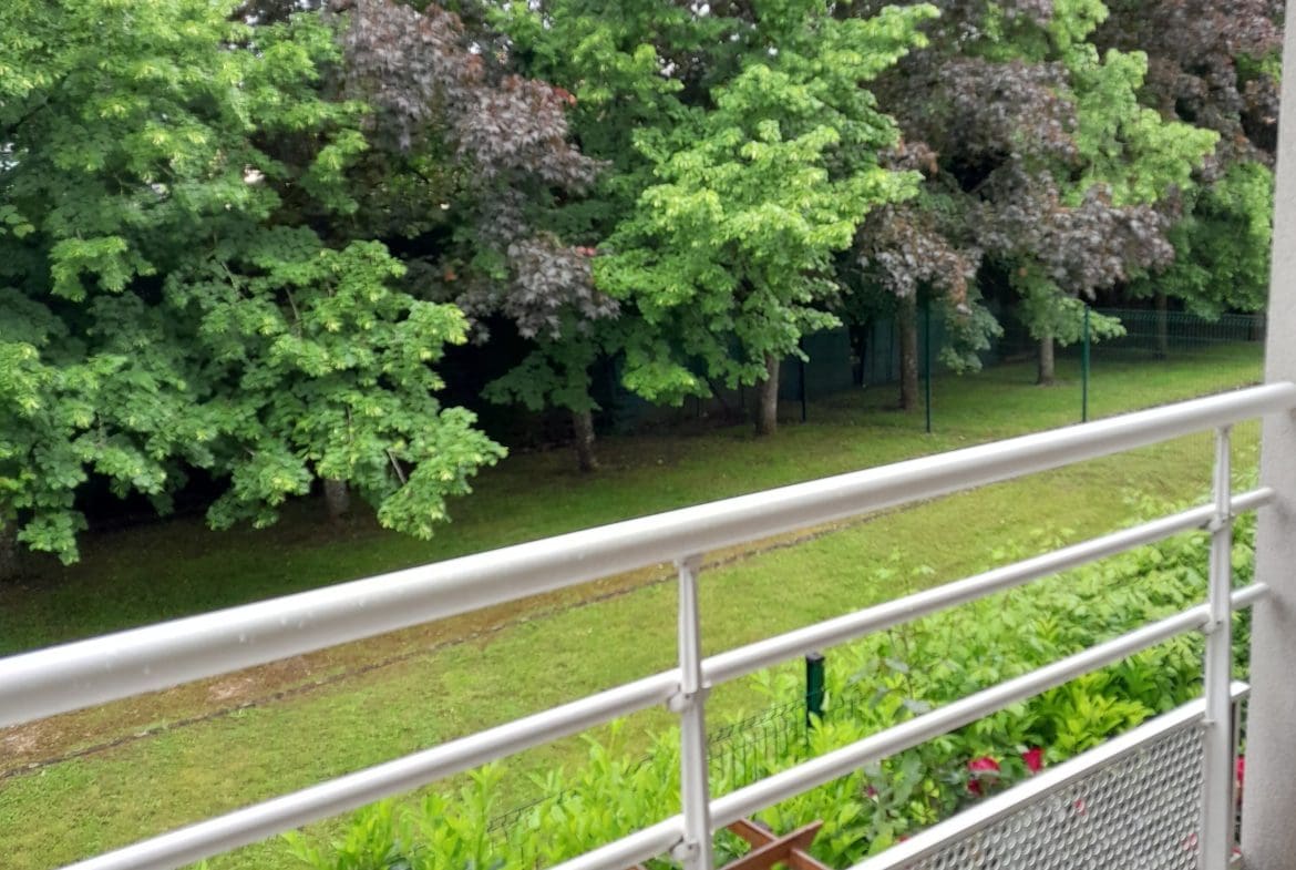 Photo vue balcon T2 • Lazare Carnot - Chevigny Saint Sauveur