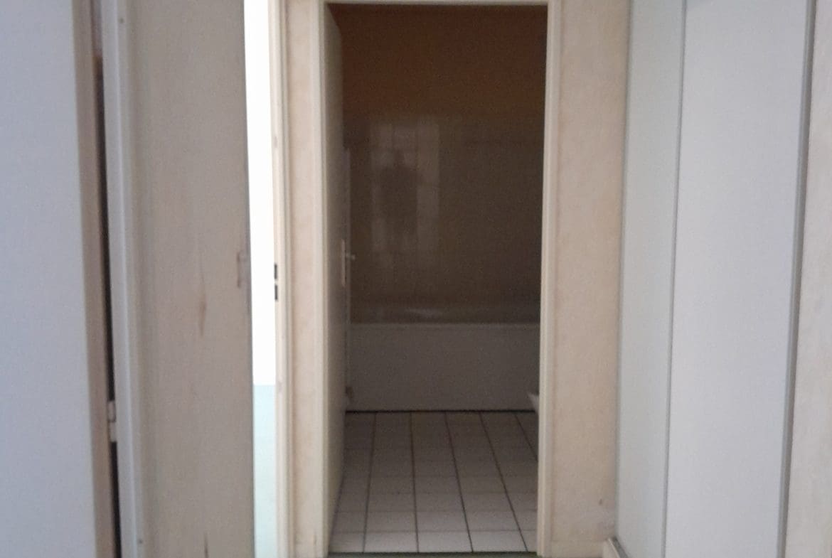 Photo couloir T2 • Lazare Carnot - Chevigny Saint Sauveur