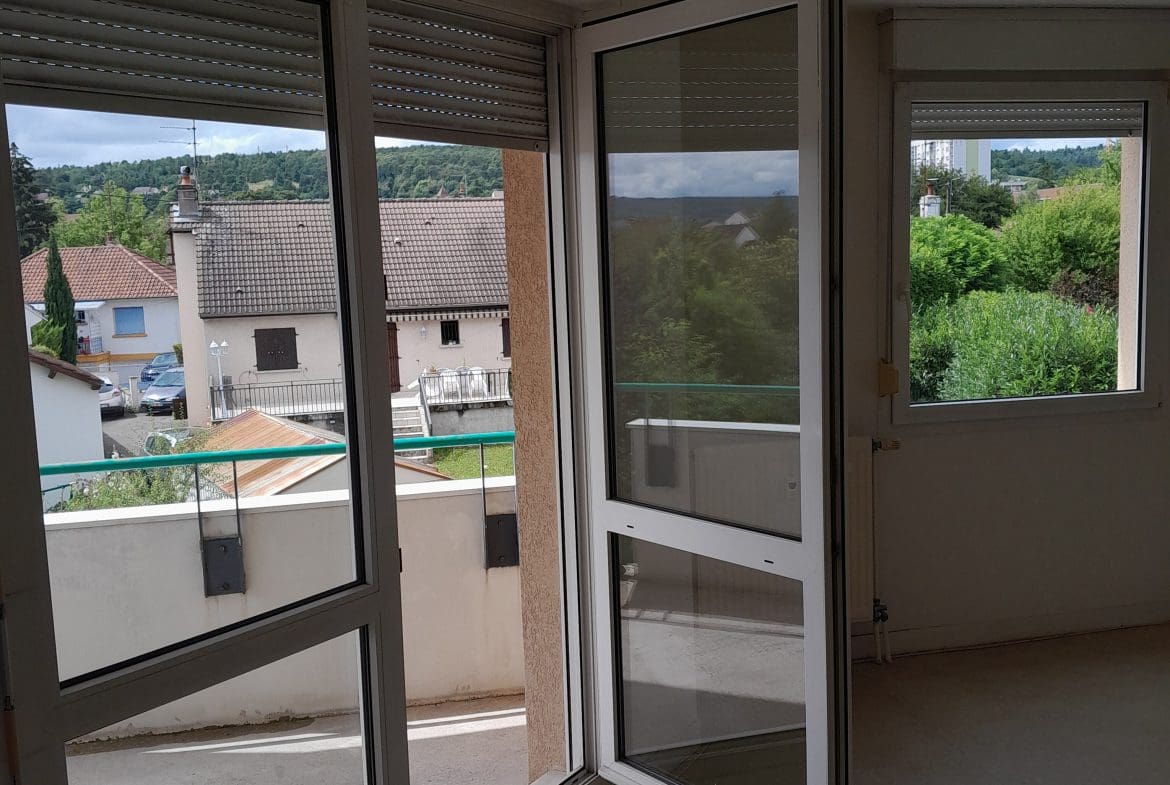 Photo balcon T2 • Grands Crus - Chenove