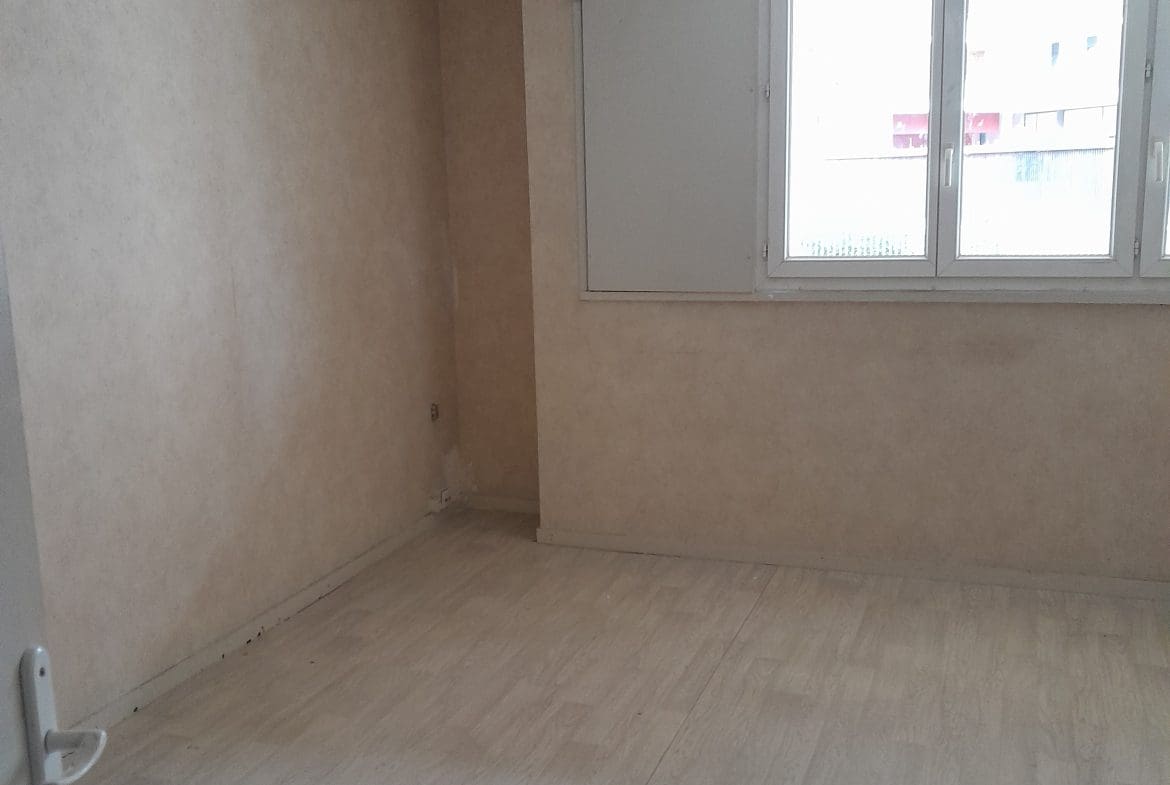 Photo 2 salle de séjour T3 Nobel-Gresilles