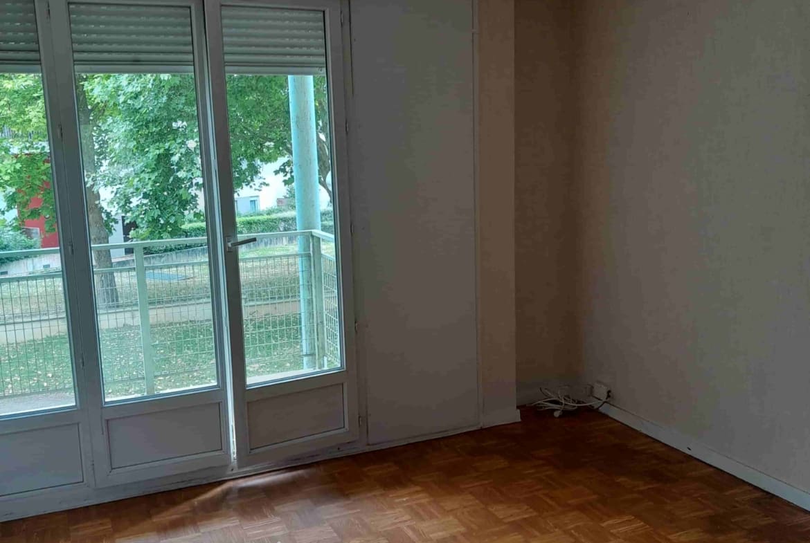 Photo salle de séjour T3 . CHEVREUL Dijon