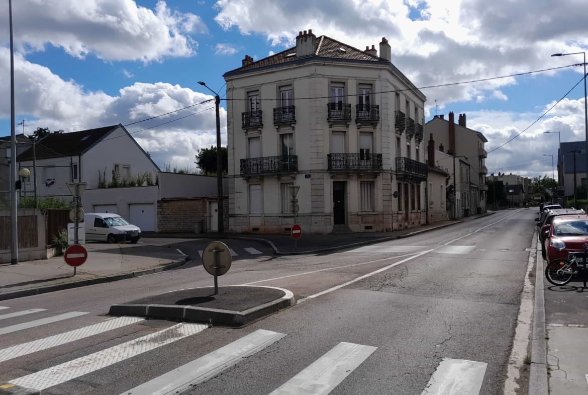 Photo façade avant T3 . CHEVREUL Dijon