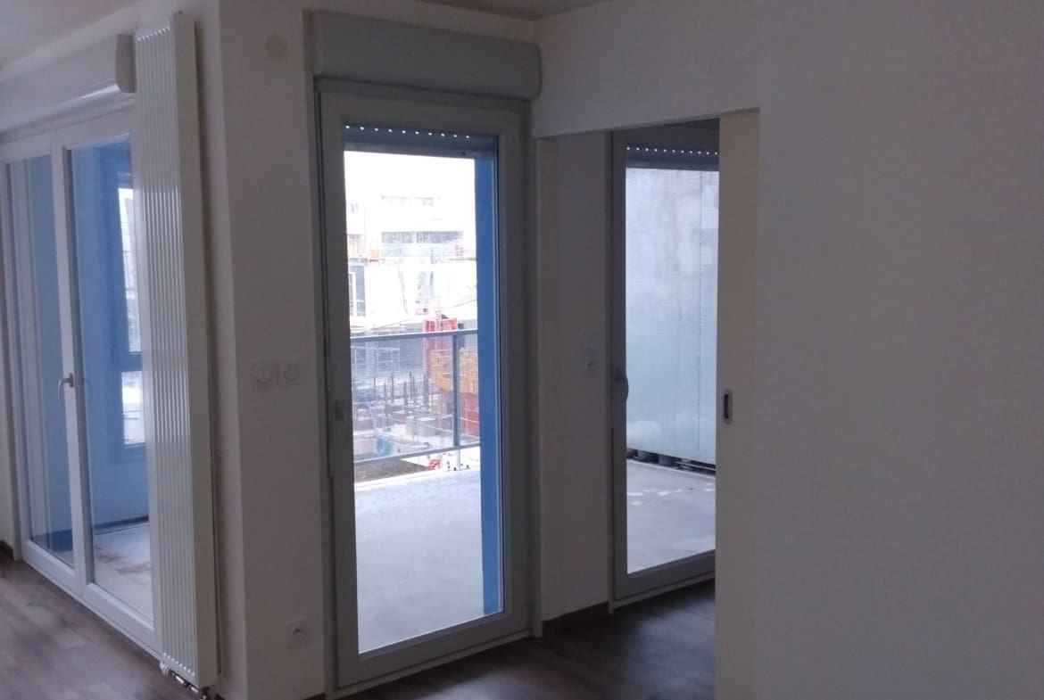 Photo balcon 2 T3 • Quartier Arsenal - DIJON