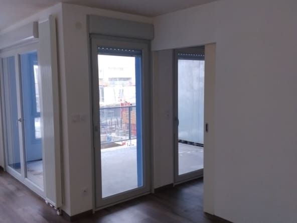 Photo balcon 2 T3 • Quartier Arsenal - DIJON