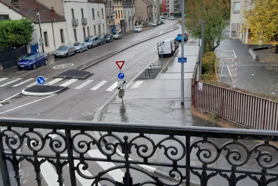 Photo vue chambre T3. CHEVREUL DIJON