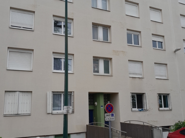 Photo façade T4 . NOBEL DIJON