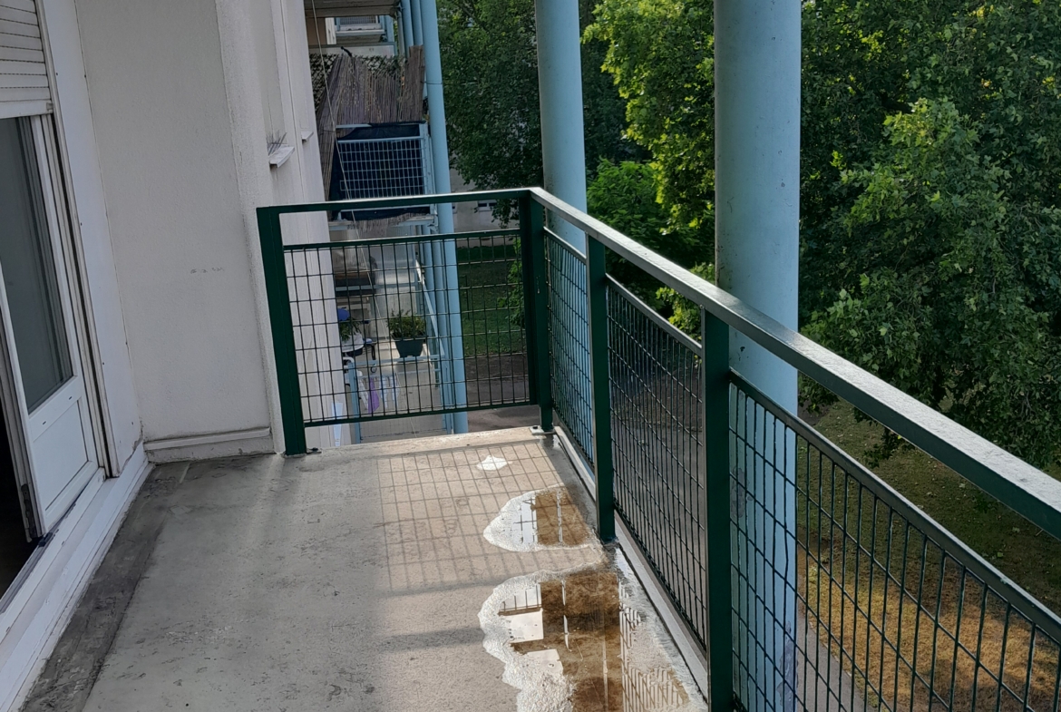 Photo balcon T4 . NOBEL DIJON
