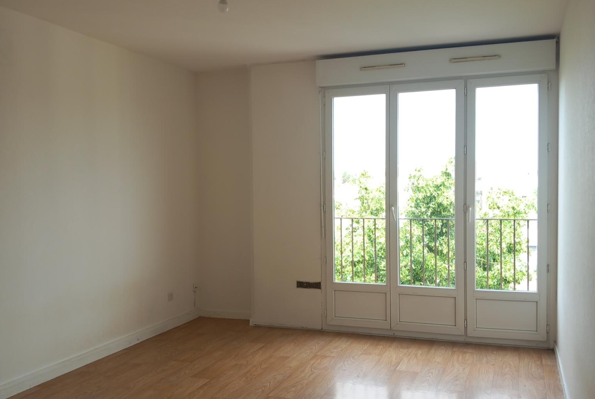 Photo salle de séjour T3 . 59 RUE DE GRAY DIJON