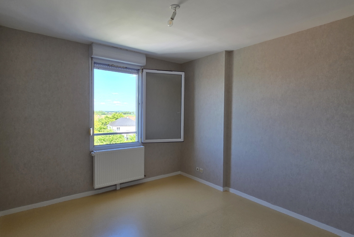 Photo 3 chambre 1 T3 . VAL SULLY ST APOLLINAIRE