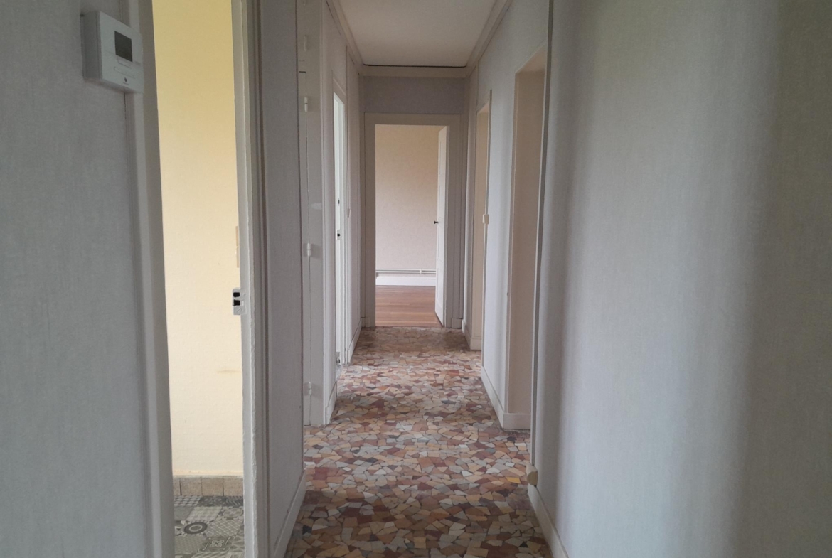 Photo couloir T4 . MONTMUZARD DIJON
