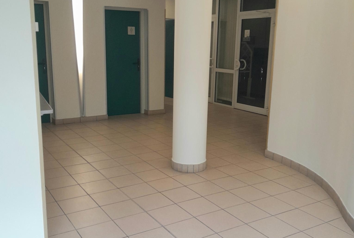 Photo hall d'entrée T1 • RESIDENCE ETUDIANTE VOLTAIRE