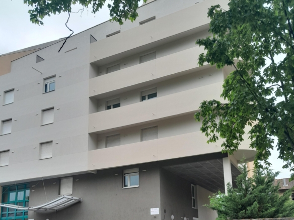 Photo 2 façade T1 • RESIDENCE ETUDIANTE VOLTAIRE