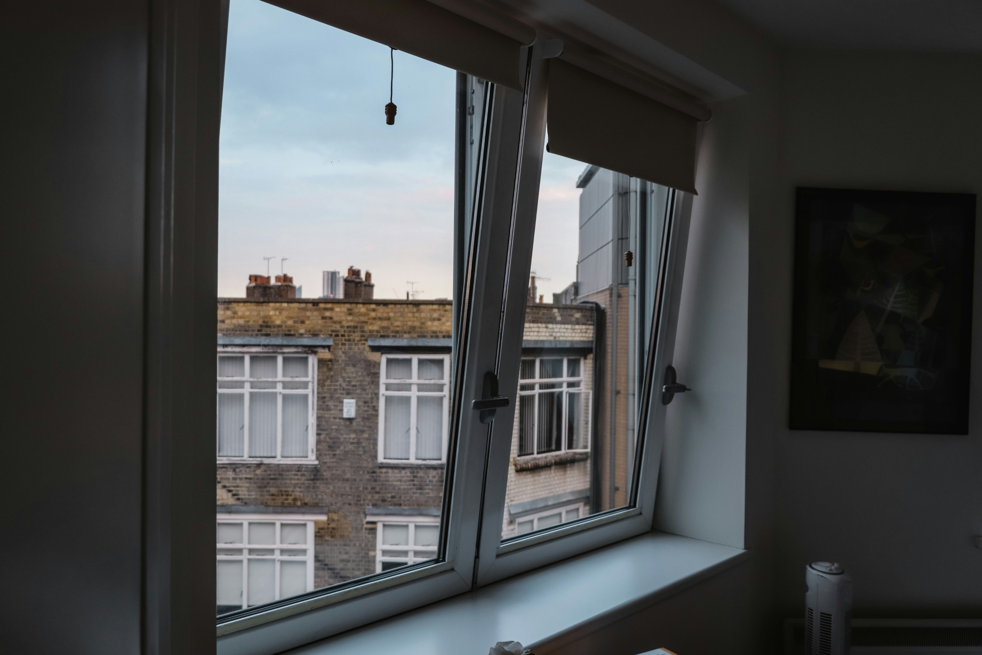 Chaleur estivale : nos conseils et astuces pour gagner de précieux degrés dans votre logement — emily-wang-6x_u-OHg7gw-unsplash