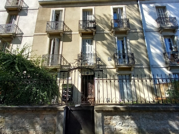 T3. 9 avenue Victor Hugo – DIJON — batiment