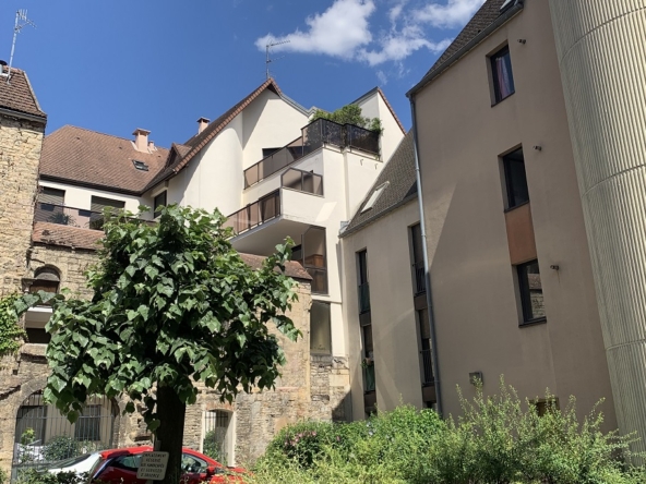 T3. 9B Place Emile Zola – DIJON — IMG_4312