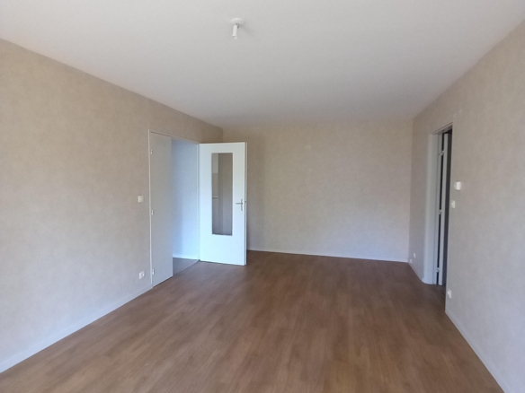 T3. 47B rue du Faubourg Raines – DIJON — Vue du séjour